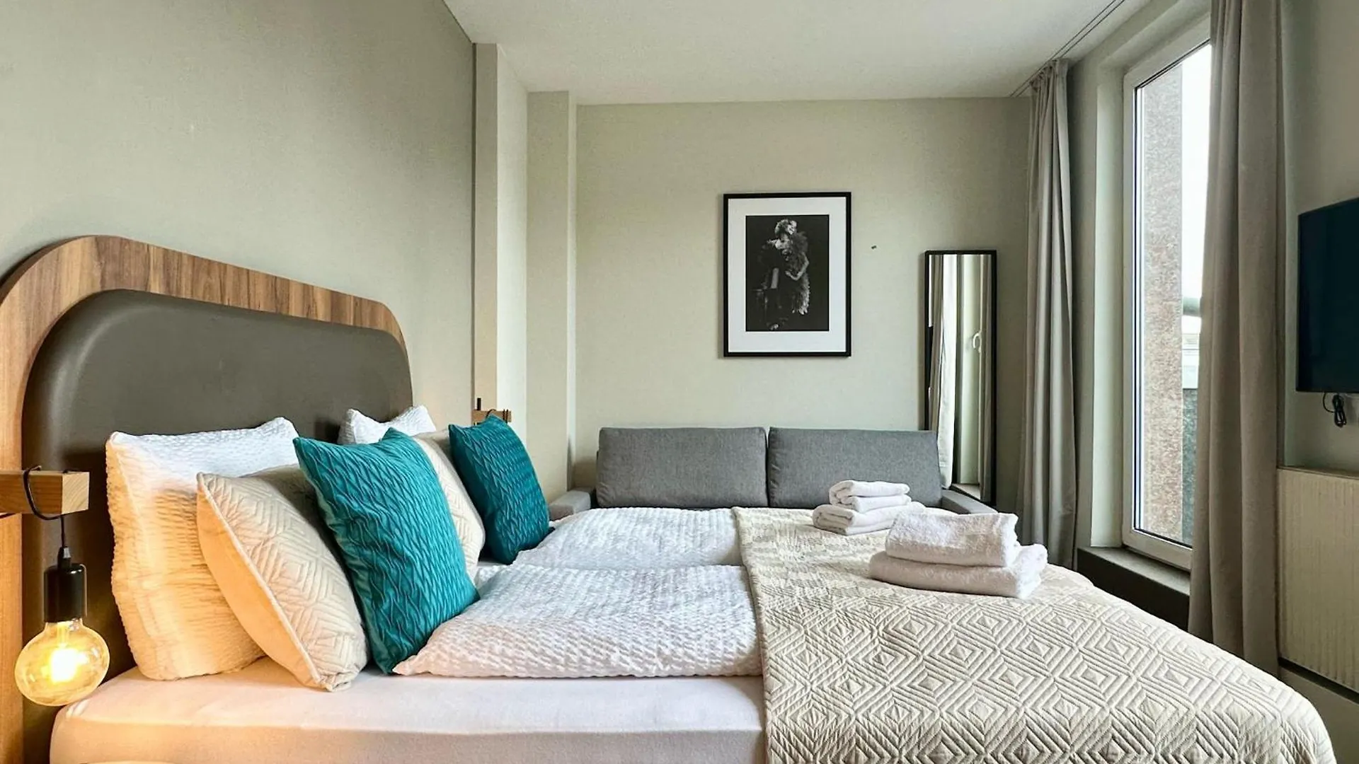 ****  Hotel George Вена Австрия